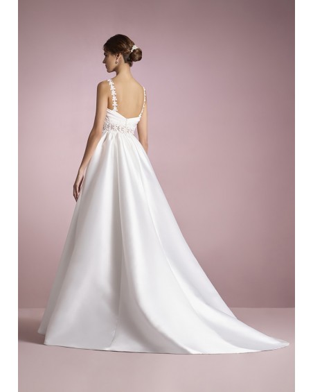 Robe Etsuko de White One