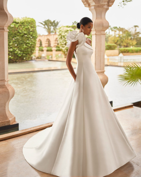Robe de Mariée, Opalo de Rosa clara