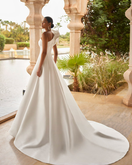 Robe de Mariée, Opalo de Rosa clara