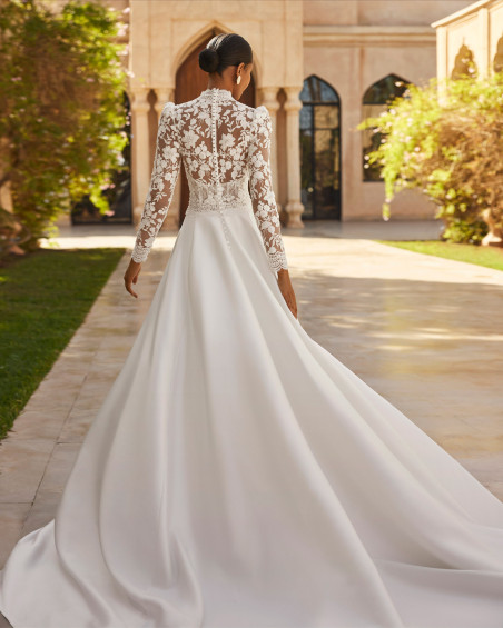 Robe de Mariée, Orel de Rosa clara