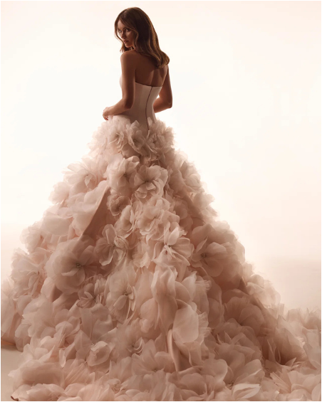 Robe de Mariée, Adela de Lucesposa