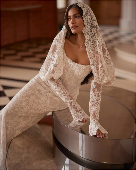 Robe de Mariée, Amanda de Lucesposa