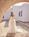 Robe de Mariée, Luna de Modeca.
