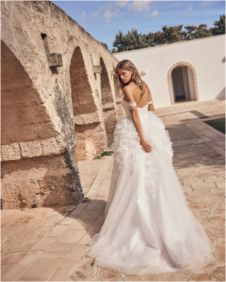 Robe de Mariée, Luna de Modeca.