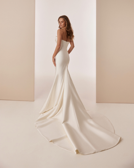 Danika , Elly Bride