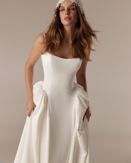 Lara, Elly Bride